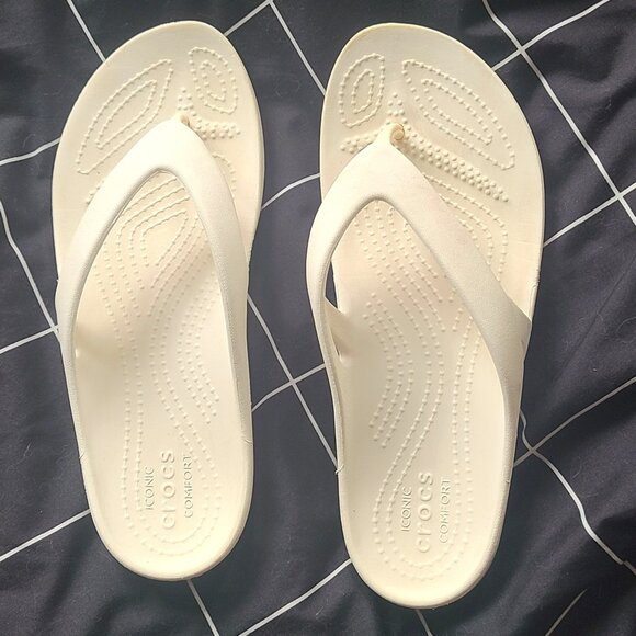 Crocs Women’s LiteRide Flip Flops Sandals Size W6 White Iconic Comfort - Picture 1 of 7